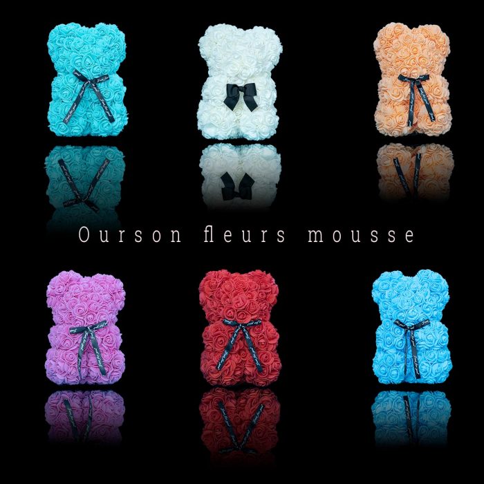 Ourson mousse en roses roses artificielles dans sa boite. – Image 2
