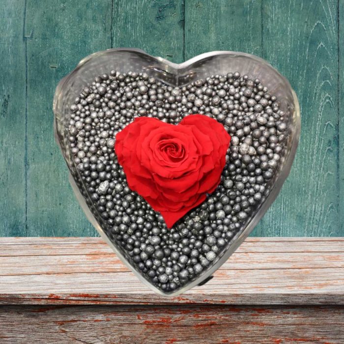Bouton de rose éternel en forme de coeur