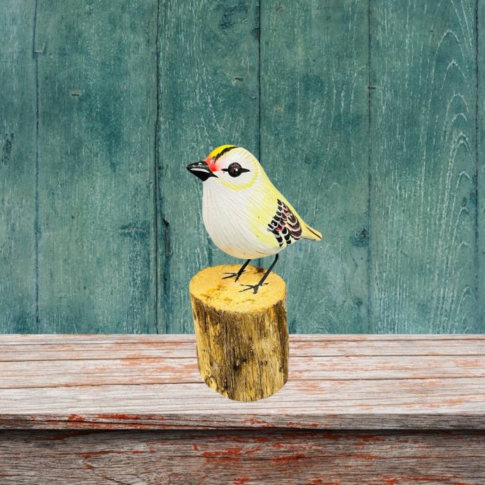 Petit oiseau en bois artisanal jaune